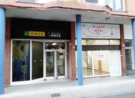 Local a peu de carrer a pocs metres de la plaça de la Palmera0