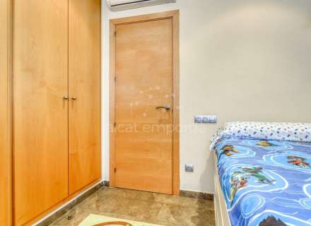 A Sta Llogaia privacitat, llum natural, espai a l’aire lliure... 396 m2 útils més 400 m2 de terreny 100% edificable.14