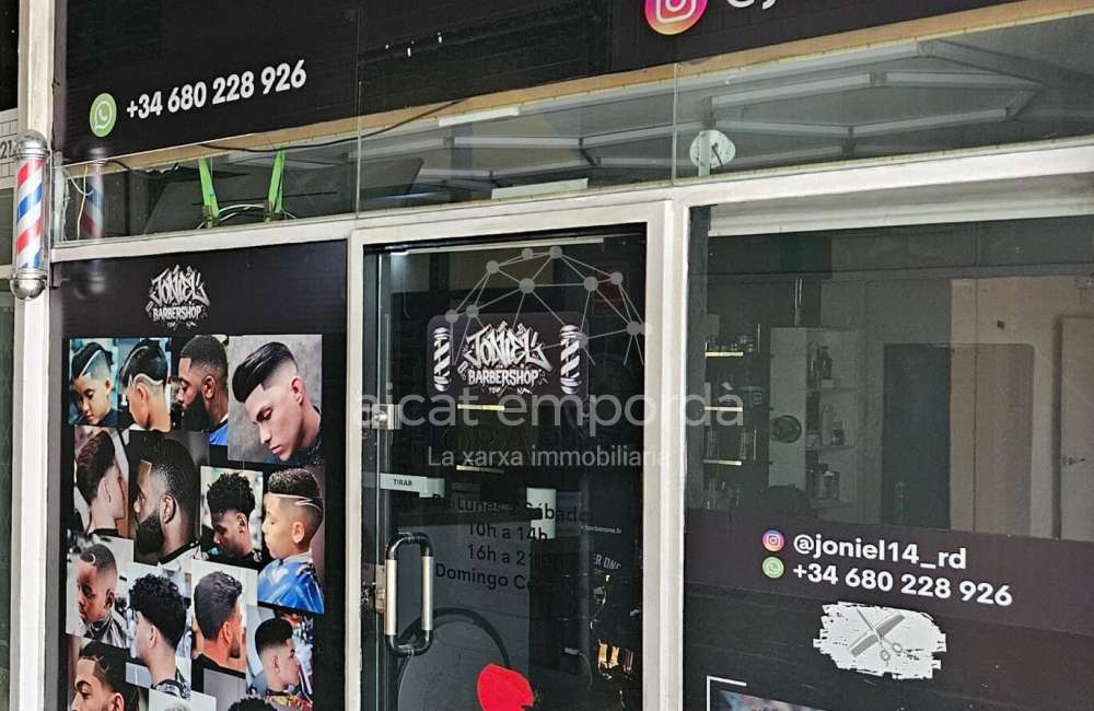 Local comercial en venda al carrer Sant Llàtzer de Figueres0