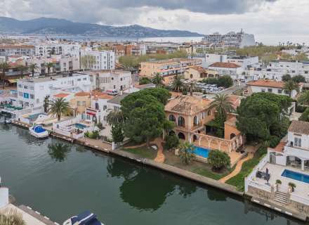 Casa exclusiva amb amarrador de 30 metres a Empuriabrava5