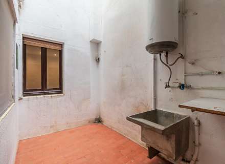 Viure al centre de Figueres amb espai, llum i tots els serveis.33