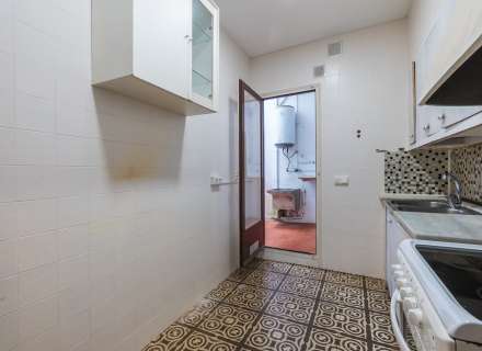 Viure al centre de Figueres amb espai, llum i tots els serveis.6