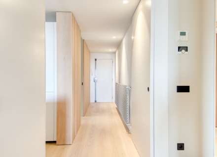 Apartment on the seafront. Avda De Rhodes24