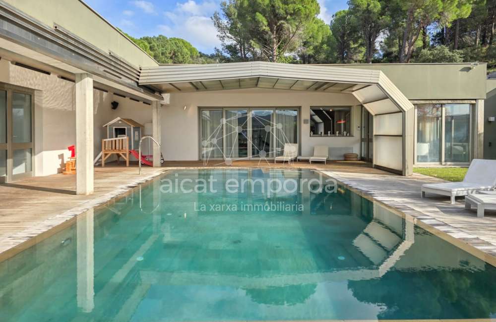 Casa de alto standing en La Jonquera: lujo entre montañas con piscina privada climatizada y vistas espectaculares55
