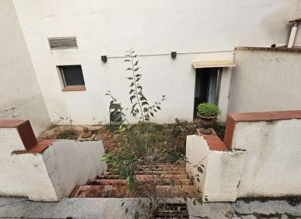 Edificio en centro ciudad de 496m2 en 3 plantas c/. Nou de Figueres18