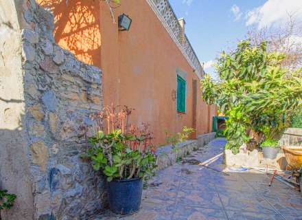 Casa cantonera amb gran terrassa i garatge a Cabanes39
