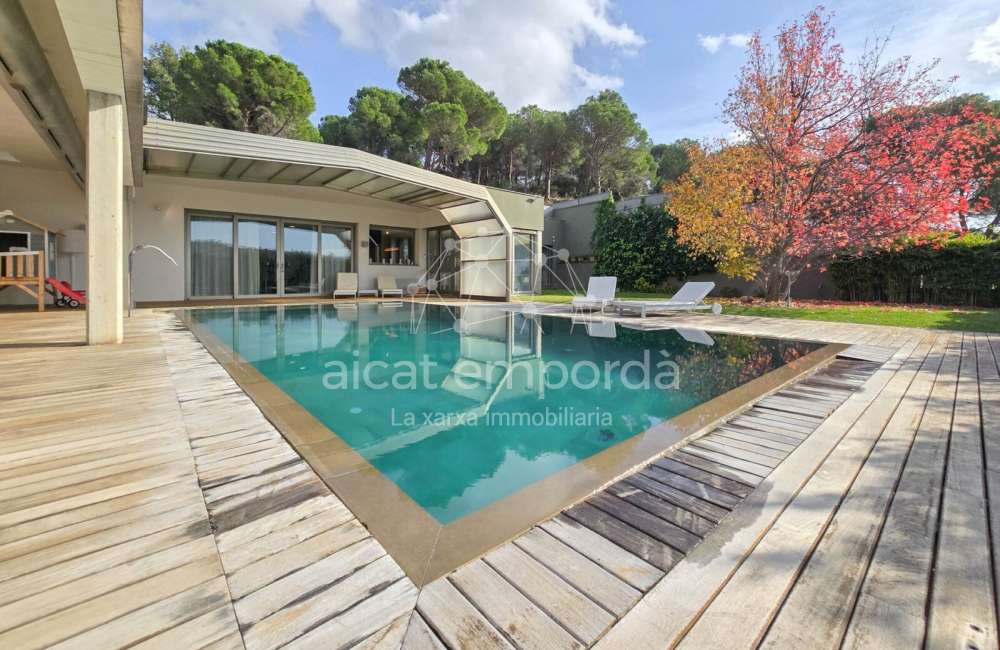 Casa de alto standing en La Jonquera: lujo entre montañas con piscina privada climatizada y vistas espectaculares61