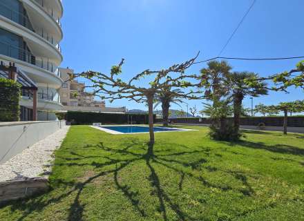 Ático en 1º línea con solárium, preciosas vistas y licencia turística.2