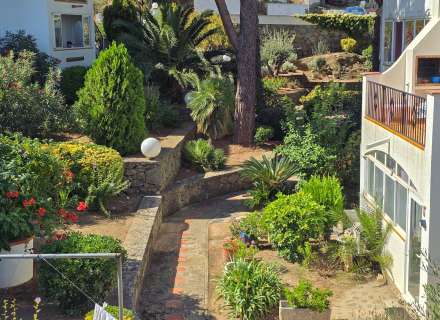 Descubre un lugar donde desconectar, disfrutar de la naturaleza y vivir Roses con calma.22
