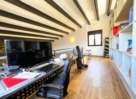 Maison moderne avec jardin et fort potentiel à Pontós.25