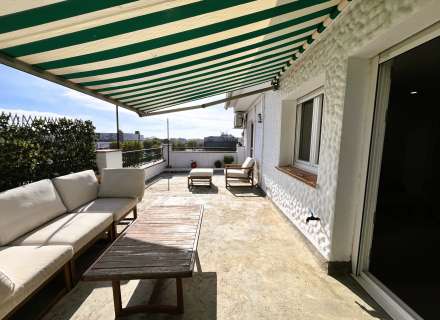 Piso reformado con gran terraza y piscina en Empuriabrava.2