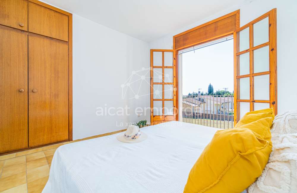 Maison/villa individuelle de style rustique, située à Bon Relax, à Sant Pere Pescador, à 1 km de la mer.20