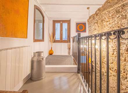 Busques una autèntica casa d’estil rústic en ple casc antic de Castelló d’Empúries?12