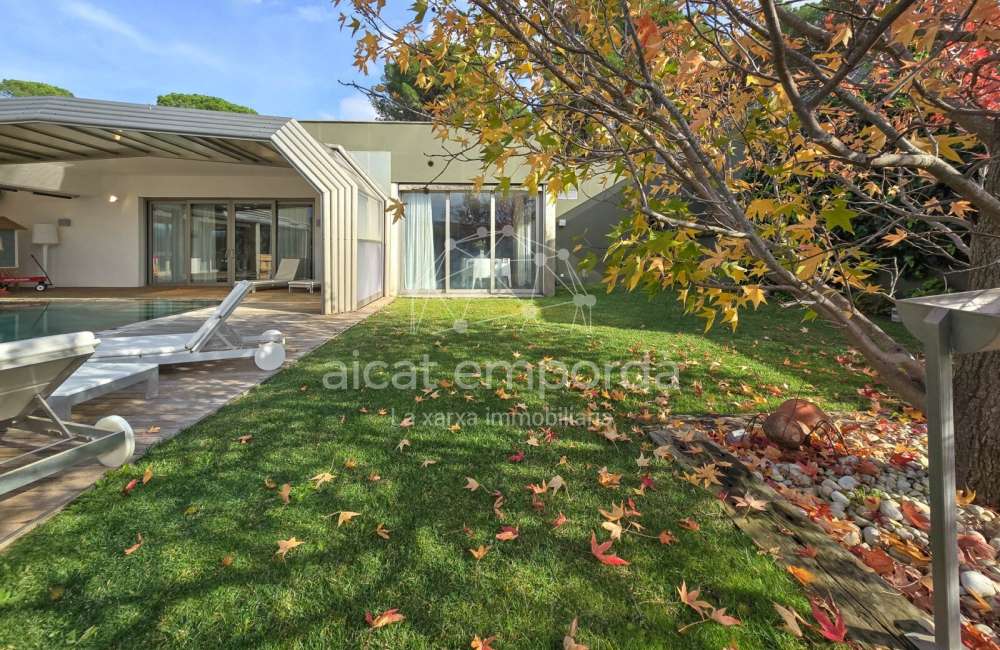 Casa de alto standing en La Jonquera: lujo entre montañas con piscina privada climatizada y vistas espectaculares59
