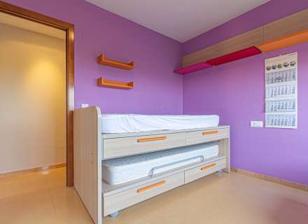 Busques un pis amb terrassa, llum natural i vistes a Figueres?37