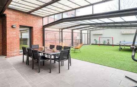 Amb llicencia turística. edifici panna. avda salvador dalí.