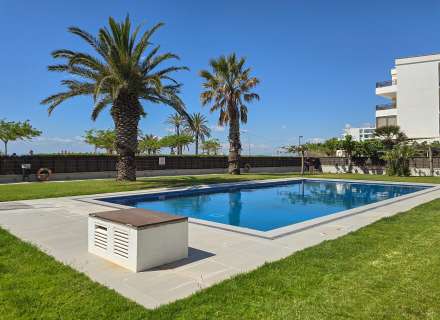 Ático en 1º línea con solárium, preciosas vistas y licencia turística.3