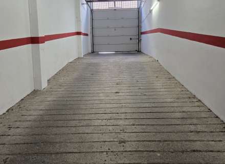 Modernitat al Cor de Roses: La Teva Llar a Prop del Mar.26