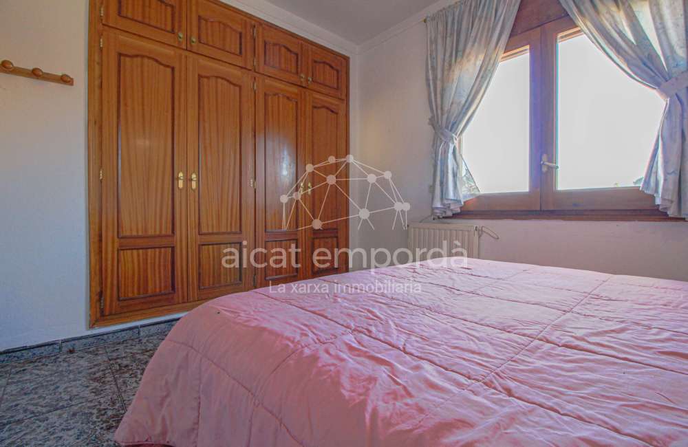 Casa cantonera amb gran terrassa i garatge a Cabanes23