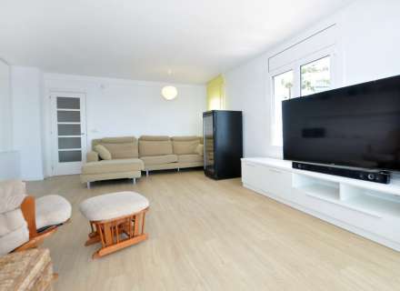 BAIXADA DE PREU! Impressionant apartament amb vistes panoràmiques al mar, reformat, aparcament inclòs. Una visita obligada!8