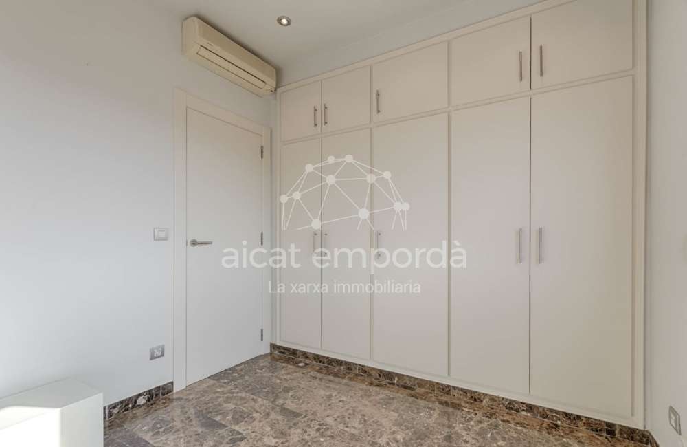 Casa de alto standing en La Jonquera: lujo entre montañas con piscina privada climatizada y vistas espectaculares45