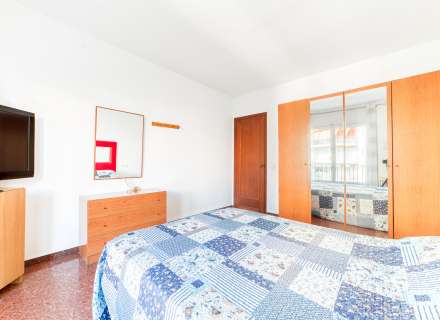 En la Plaza Creu de la Mà. Alquilado hasta Febrero de 2028. .10