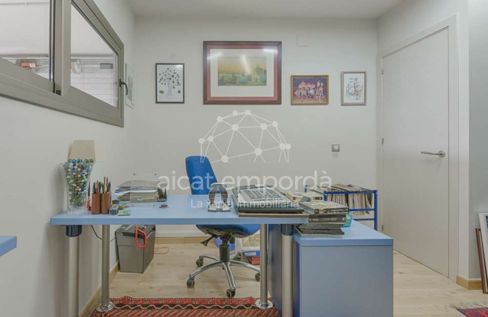 Casa de alto standing en La Jonquera: lujo entre montañas con piscina privada climatizada y vistas espectaculares94