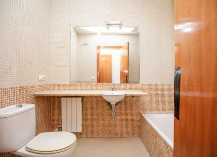 Piso en planta baja de 3 dormitorios y 2 baños en zona cendrassos7