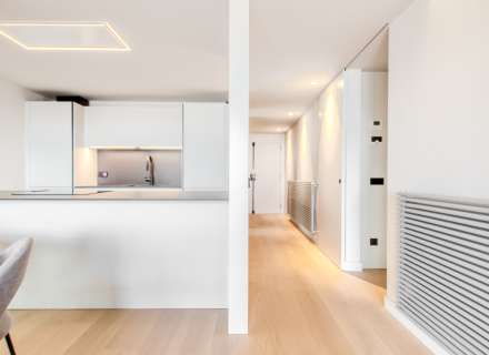Apartment on the seafront. Avda De Rhodes18