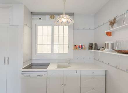 Tranquillité et vue sur la mer dans le quartier du Phare à Roses.7