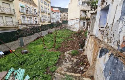 Terrain urbain au centre de la ville