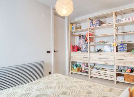 Apartment on the seafront. Avda De Rhodes37