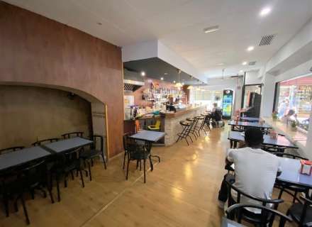 En traspàs BAR en ple rendiment al centre de Torroella.8