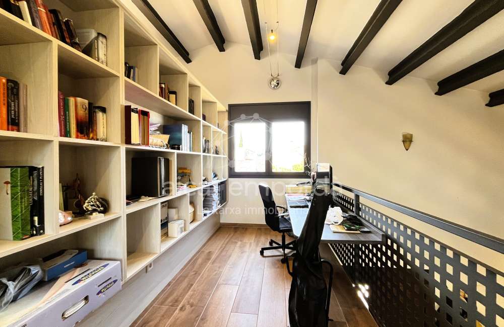 Maison moderne avec jardin et fort potentiel à Pontós.26