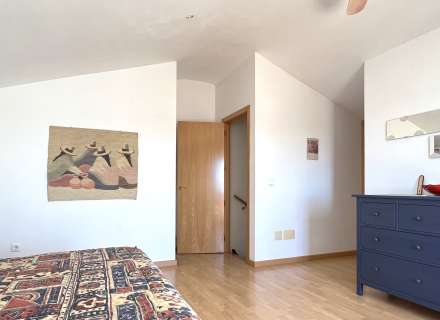 Àtic dúplex amb terrassa i pàrquing envoltat de natura.26