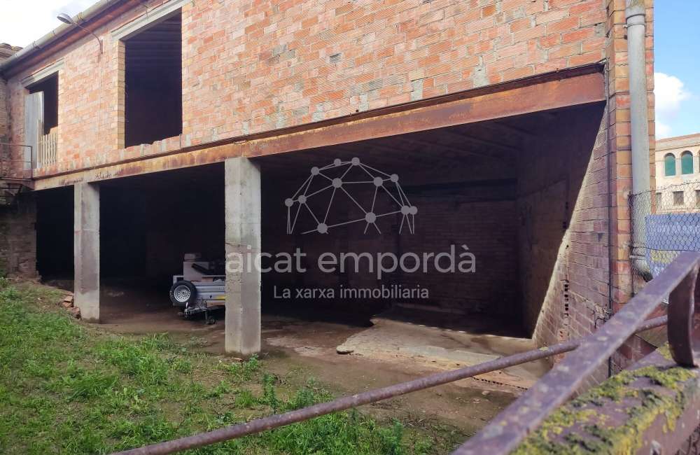 Entrepôt résidentiel urbain à Vilanova de la Muga.16