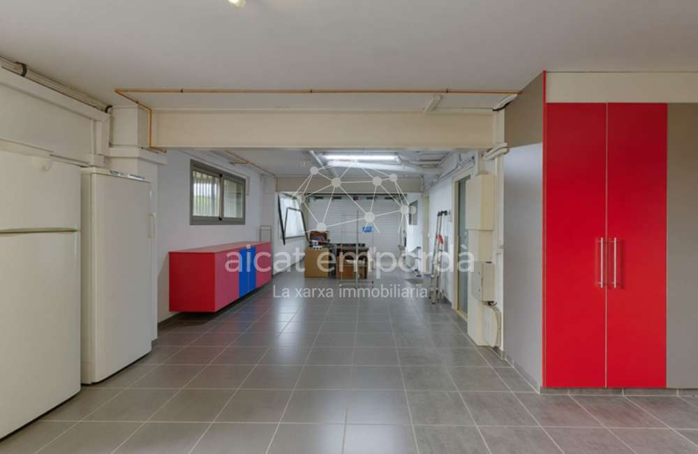 Casa de alto standing en La Jonquera: lujo entre montañas con piscina privada climatizada y vistas espectaculares93