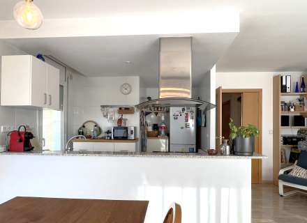 Àtic dúplex amb terrassa i pàrquing envoltat de natura.4