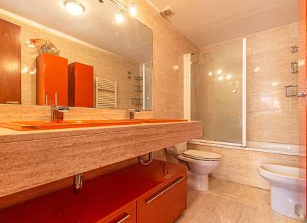 Busques un pis amb terrassa, llum natural i vistes a Figueres?24