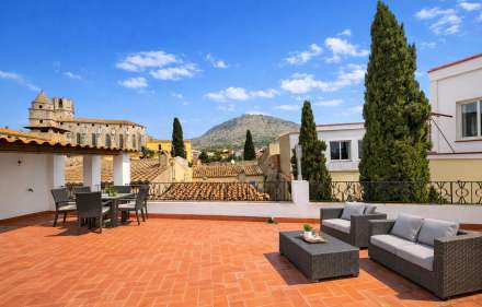 Maison avec une vue imprenable au centre de torroella de montgrí.