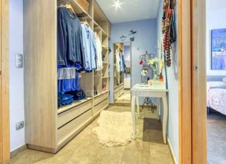 A Sta Llogaia privacitat, llum natural, espai a l’aire lliure... 396 m2 útils més 400 m2 de terreny 100% edificable.23