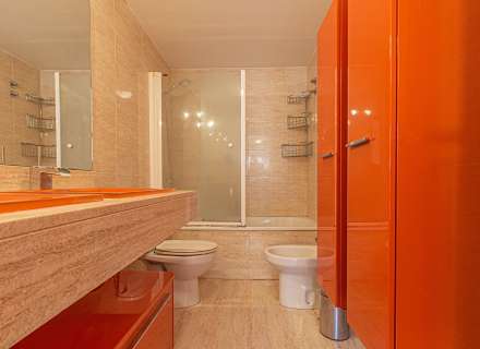 Busques un pis amb terrassa, llum natural i vistes a Figueres?25