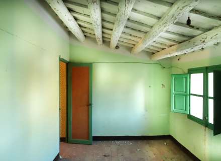 House with great potential in the center of Santa Llogaia14