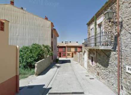 Construeix la teva nova casa en un poble rústic a només uns minuts de la platja!18