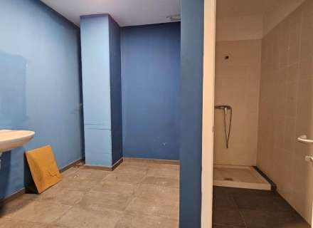 Nau de 700m2 a Hostalets de Llers7