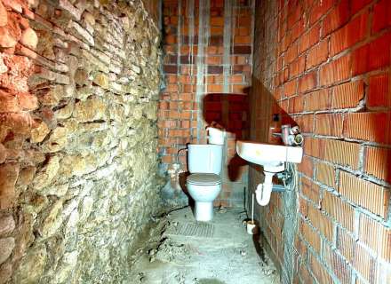 Casa adossada a reformar a Figueres amb projecte (C/Calçada de Tapis nº7).12