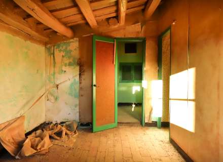 House with great potential in the center of Santa Llogaia13