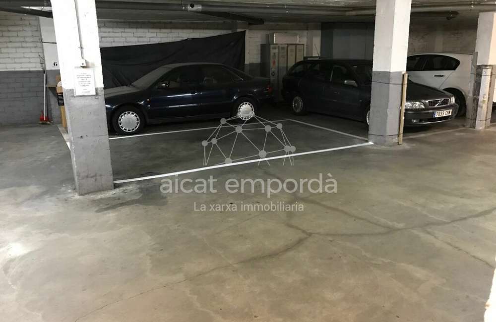 Es ven plaça de pàrquing al centre de Figueres9