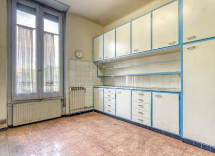 Building ideal for a small hotel, shopping center, or apartment building. Figueres Center. We have a summary of the current plan (PGOU).14