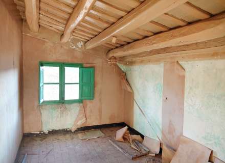 House with great potential in the center of Santa Llogaia20